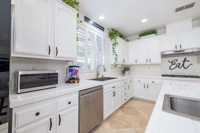 1800 Allenwood Cir, Lincoln, CA 95648