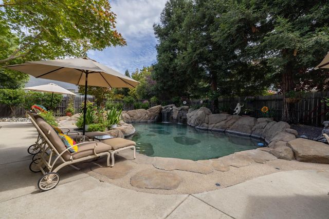 1800 Allenwood Cir, Lincoln, CA 95648