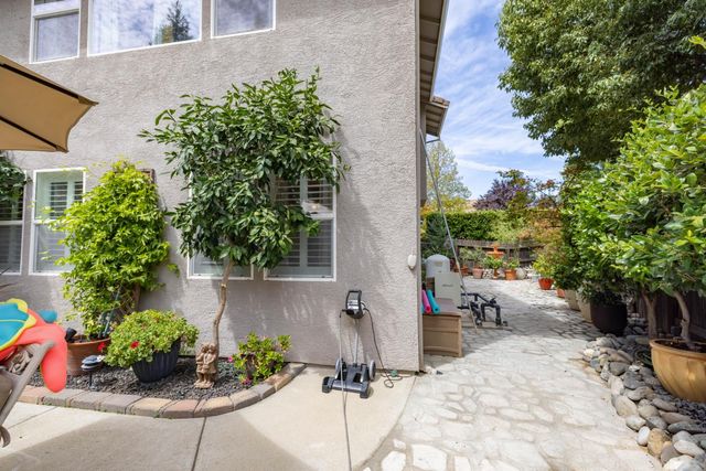 1800 Allenwood Cir, Lincoln, CA 95648