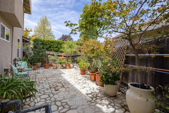 1800 Allenwood Cir, Lincoln, CA 95648