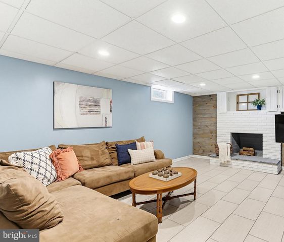 1644 SAINT PAUL ST, Hampstead, MD 21074