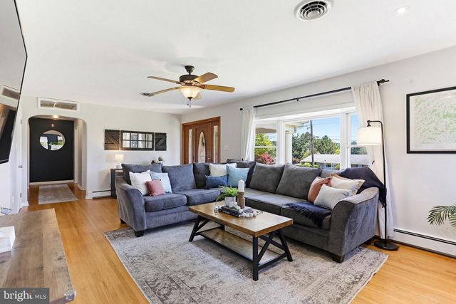 1644 SAINT PAUL ST, Hampstead, MD 21074