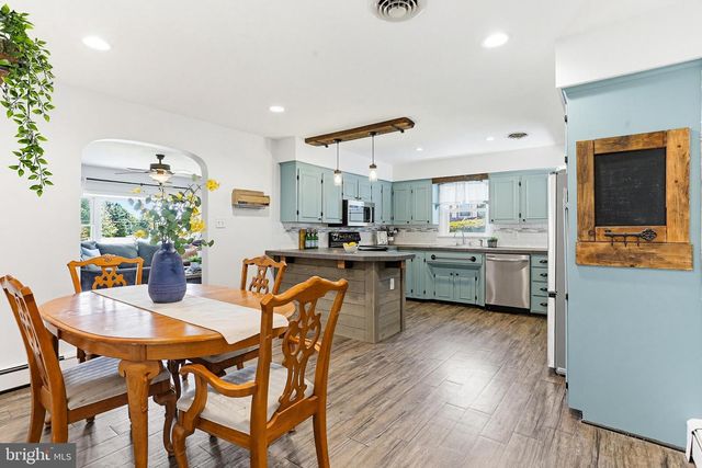 1644 SAINT PAUL ST, Hampstead, MD 21074