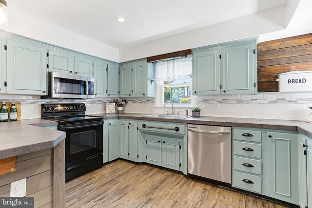 1644 SAINT PAUL ST, Hampstead, MD 21074