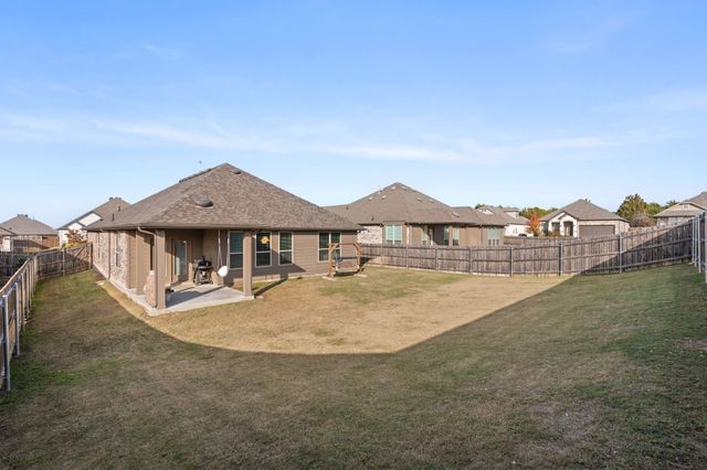 428 Green Hill Drive, Waxahachie, TX 75167
