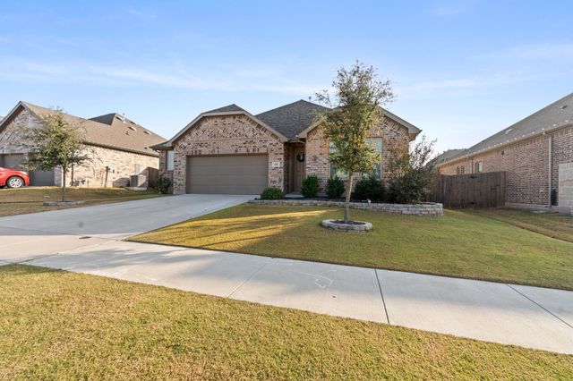 428 Green Hill Drive, Waxahachie, TX 75167