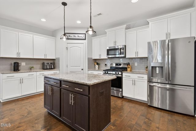 8108 Fieldcrest Lane, Fuquay Varina, NC 27526