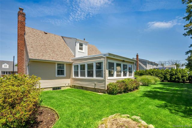 9 Amby Avenue, Plainview, NY 11803