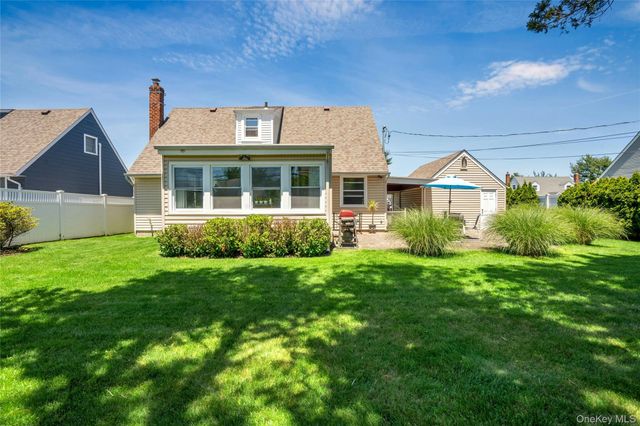 9 Amby Avenue, Plainview, NY 11803