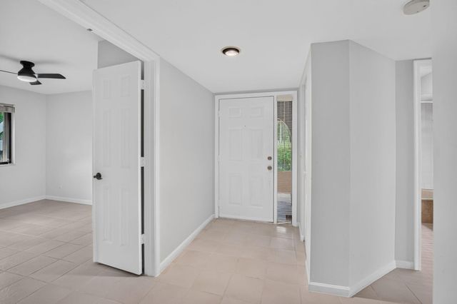 5731 Coach House Circle A, Boca Raton, FL 33486