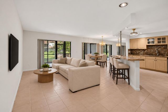 5731 Coach House Circle A, Boca Raton, FL 33486