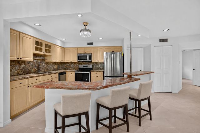 5731 Coach House Circle A, Boca Raton, FL 33486