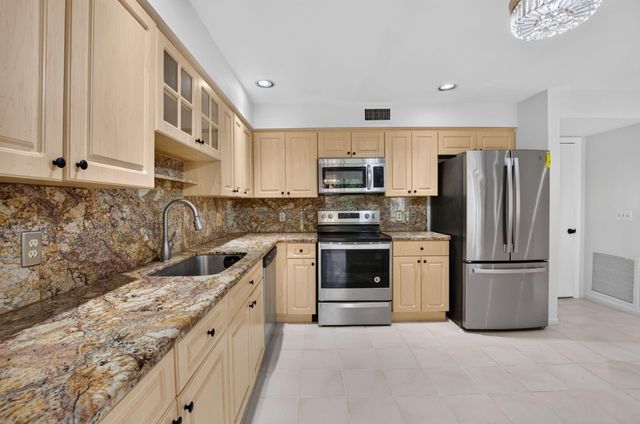 5731 Coach House Circle A, Boca Raton, FL 33486