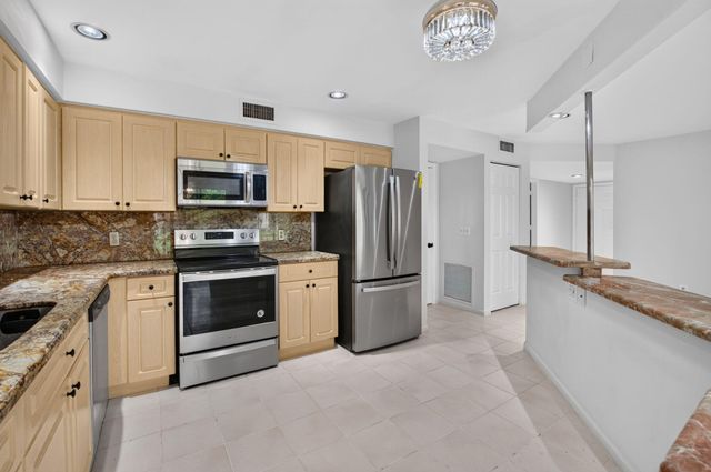 5731 Coach House Circle A, Boca Raton, FL 33486