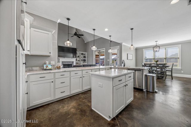 3929 Summer Pointe Drive, Olive Branch, MS 38654