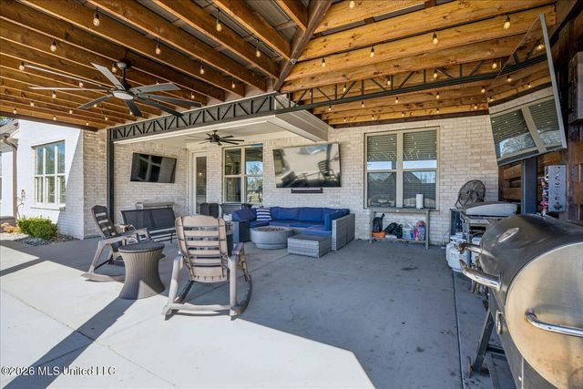 3929 Summer Pointe Drive, Olive Branch, MS 38654