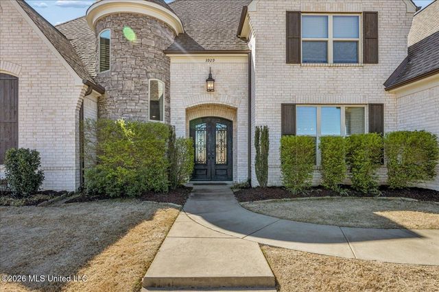 3929 Summer Pointe Drive, Olive Branch, MS 38654