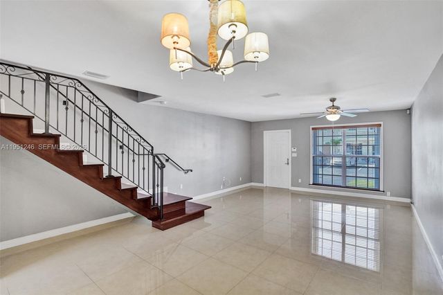 2901 Dorchester Ln, Cooper City, FL 33026