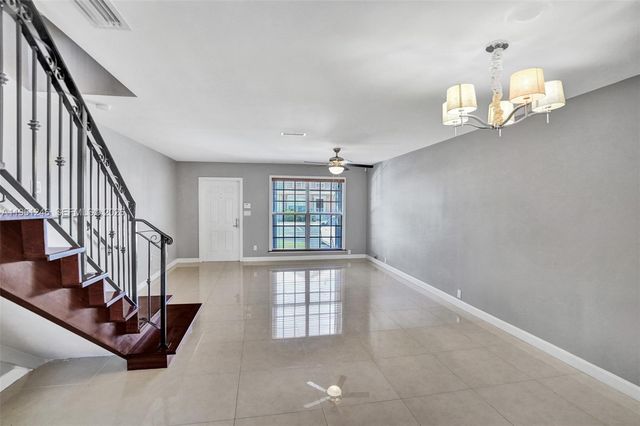 2901 Dorchester Ln, Cooper City, FL 33026