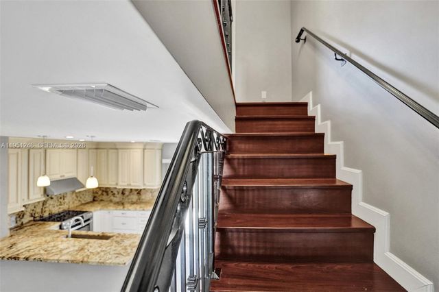 2901 Dorchester Ln, Cooper City, FL 33026