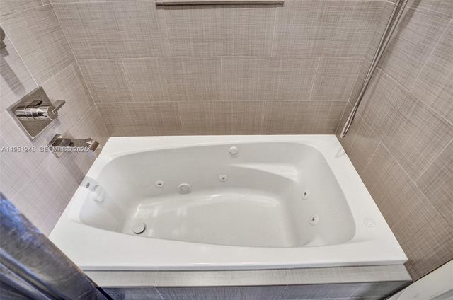 2901 Dorchester Ln, Cooper City, FL 33026