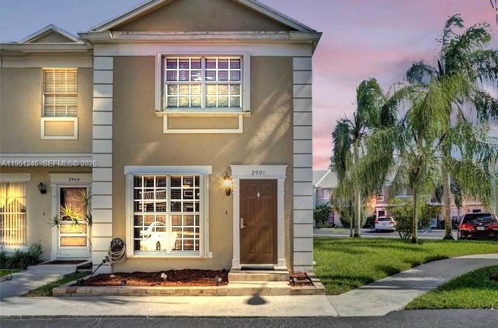 2901 Dorchester Ln, Cooper City, FL 33026