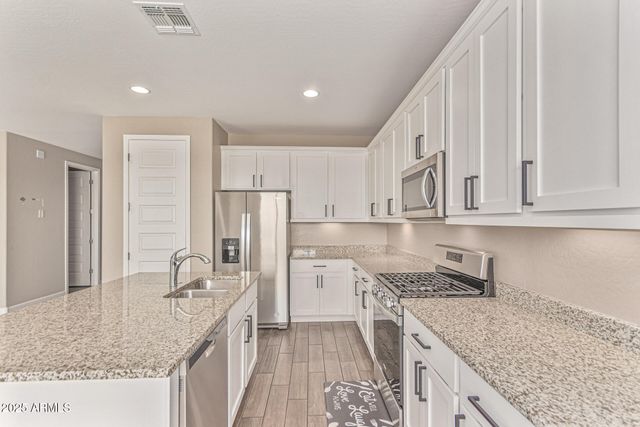 707 W HARTFORD Avenue, Phoenix, AZ 85023