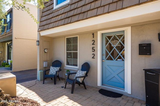 1252 E MEDLOCK Drive, Phoenix, AZ 85014