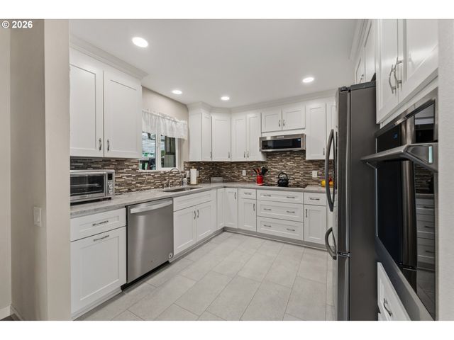 15935 Sw ROYALTY Pkwy, King City, OR 97224