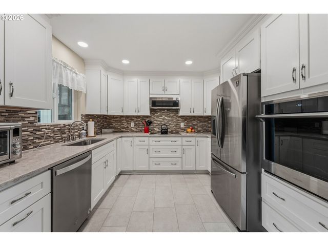15935 Sw ROYALTY Pkwy, King City, OR 97224