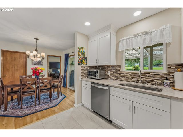 15935 Sw ROYALTY Pkwy, King City, OR 97224