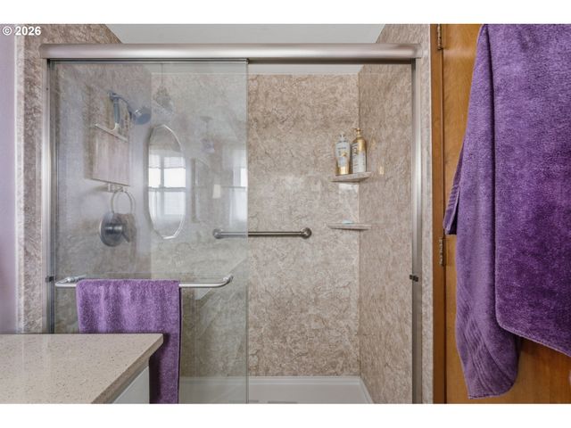 15935 Sw ROYALTY Pkwy, King City, OR 97224