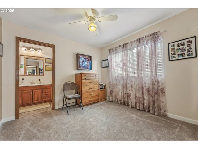 15935 Sw ROYALTY Pkwy, King City, OR 97224