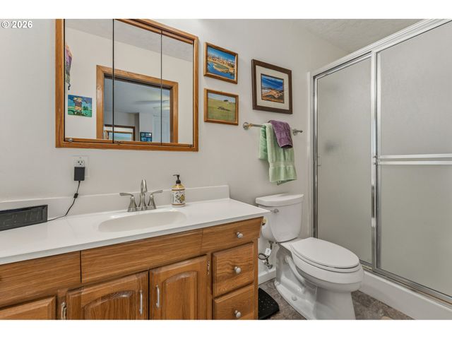 15935 Sw ROYALTY Pkwy, King City, OR 97224