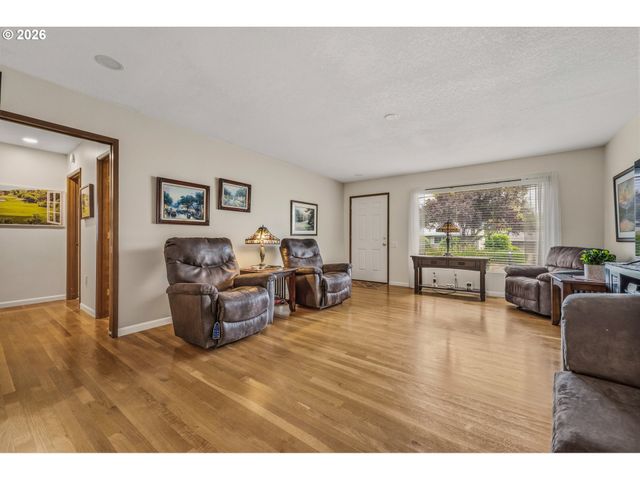 15935 Sw ROYALTY Pkwy, King City, OR 97224