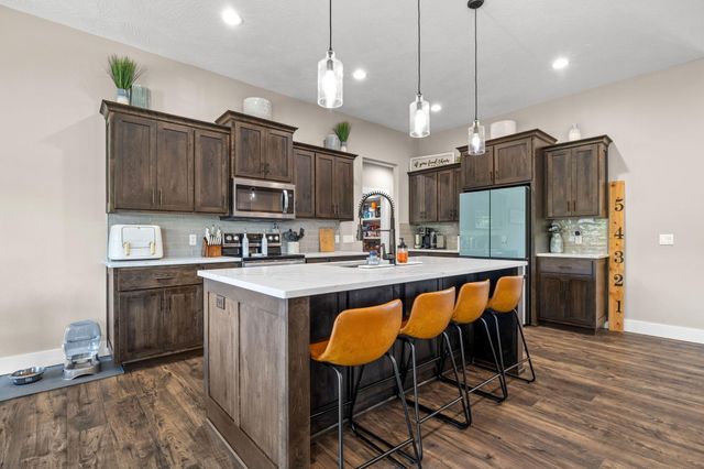 2127 N Bradbury Lane, Ozark, MO 65721