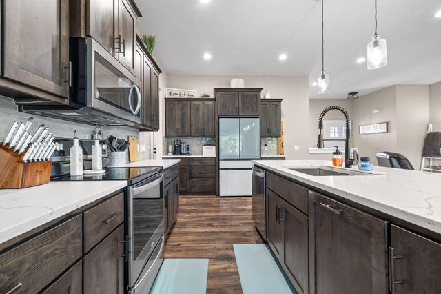 2127 N Bradbury Lane, Ozark, MO 65721