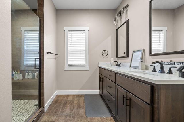 2127 N Bradbury Lane, Ozark, MO 65721