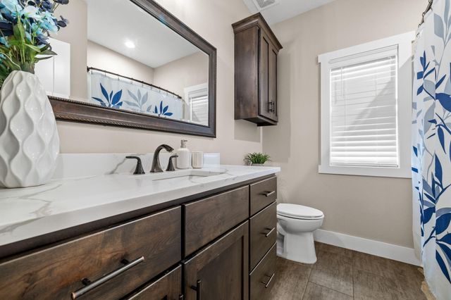 2127 N Bradbury Lane, Ozark, MO 65721