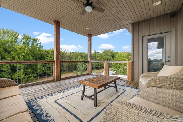 2127 N Bradbury Lane, Ozark, MO 65721