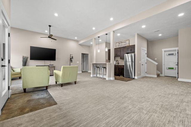 2127 N Bradbury Lane, Ozark, MO 65721