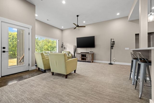 2127 N Bradbury Lane, Ozark, MO 65721