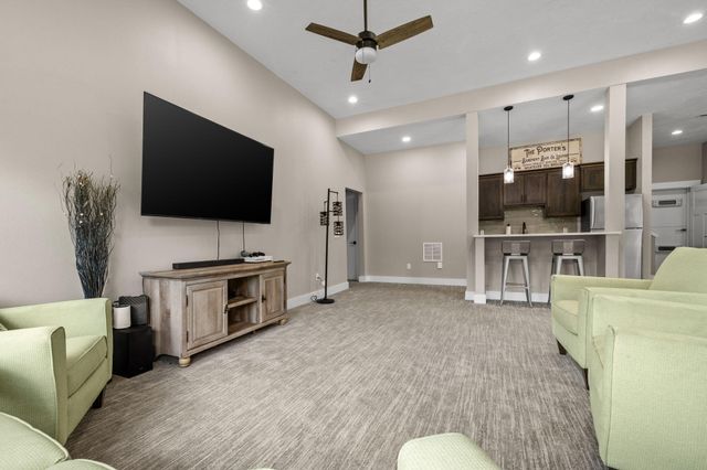 2127 N Bradbury Lane, Ozark, MO 65721