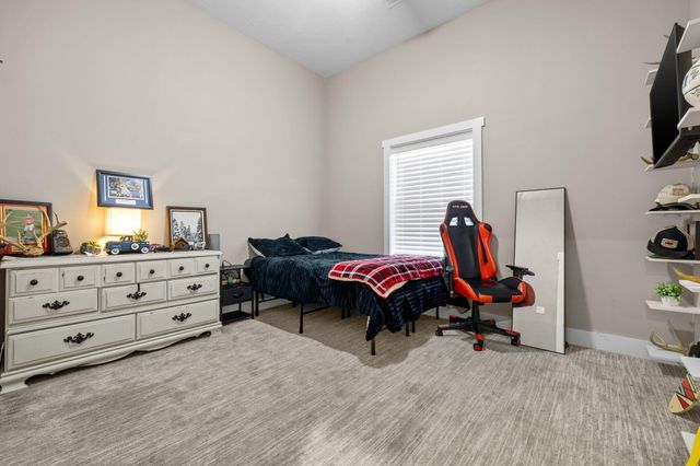 2127 N Bradbury Lane, Ozark, MO 65721