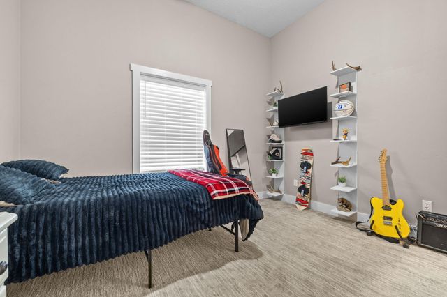 2127 N Bradbury Lane, Ozark, MO 65721