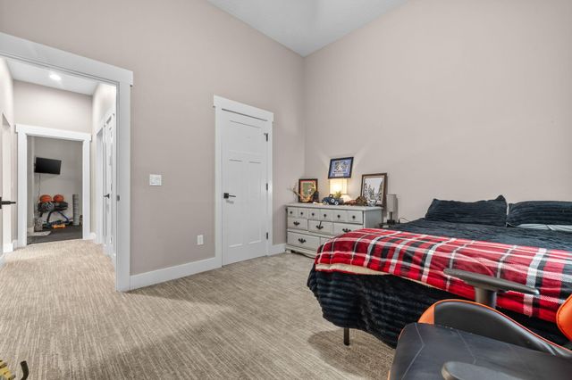 2127 N Bradbury Lane, Ozark, MO 65721