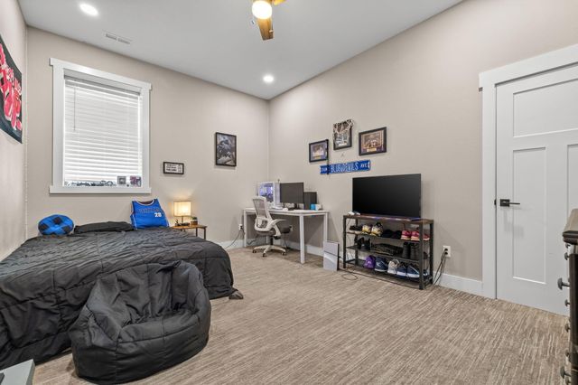 2127 N Bradbury Lane, Ozark, MO 65721