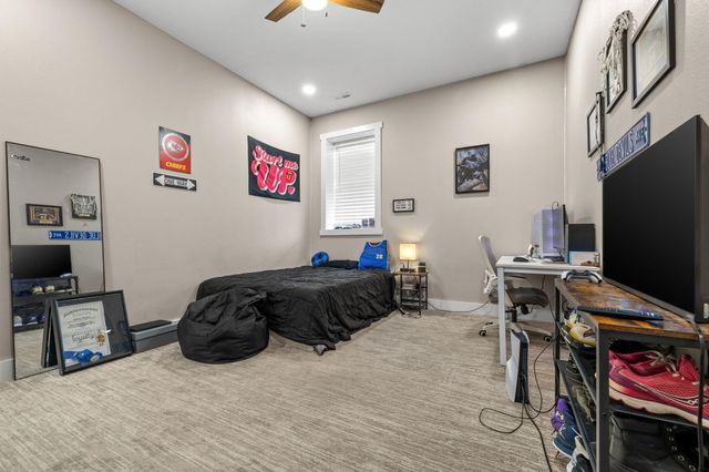 2127 N Bradbury Lane, Ozark, MO 65721