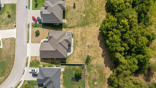 2127 N Bradbury Lane, Ozark, MO 65721