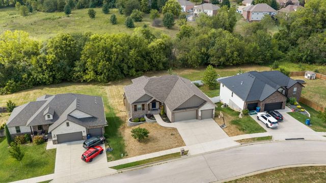 2127 N Bradbury Lane, Ozark, MO 65721